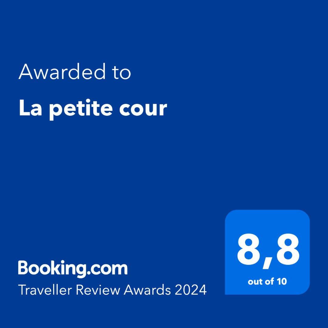 Апартаменты La Petite Cour Бон Экстерьер фото